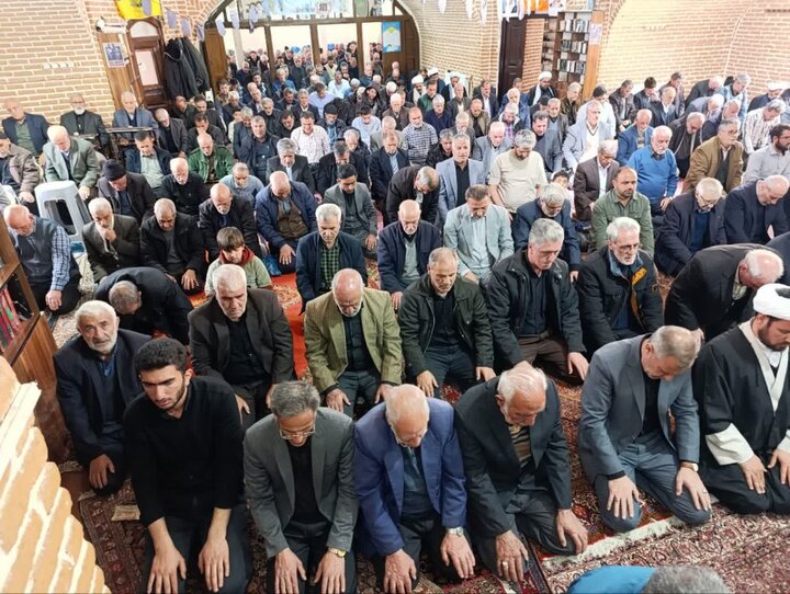 تصاویر/ اقامه نماز جمعه شهرستان تکاب