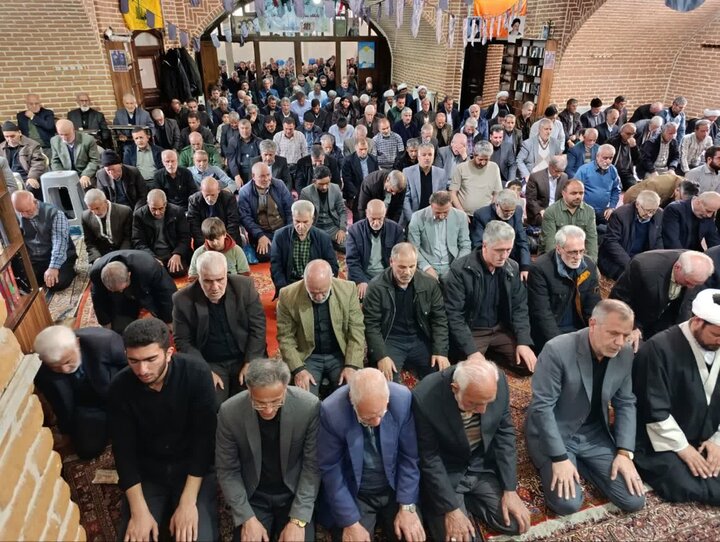 تصاویر/ اقامه نماز جمعه شهرستان تکاب