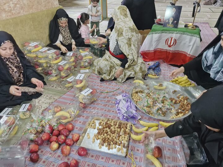 تصاویر/ فعالیت های حمایتی از جبهه ها و رزمنده توسط زنان ماکو