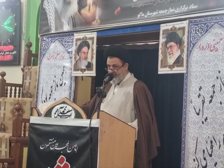 تصاویر/ اقامه نماز جمعه ماکو