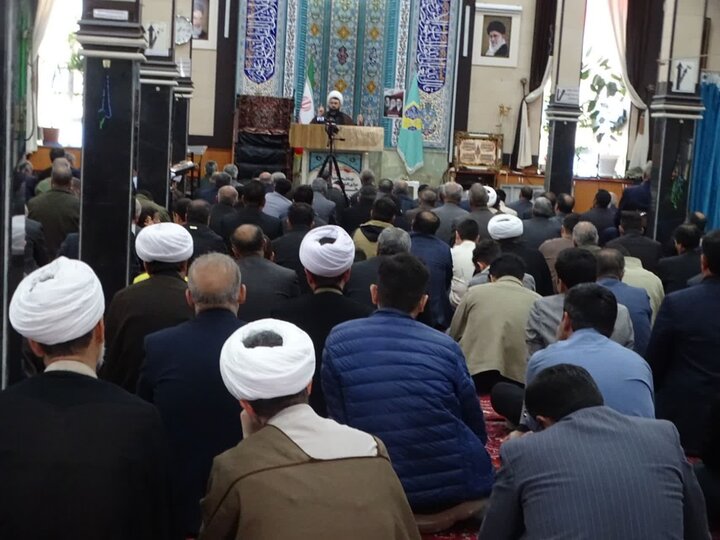 تصاویر/ اقامه نماز جمعه امروز شهرستان چهاربرج