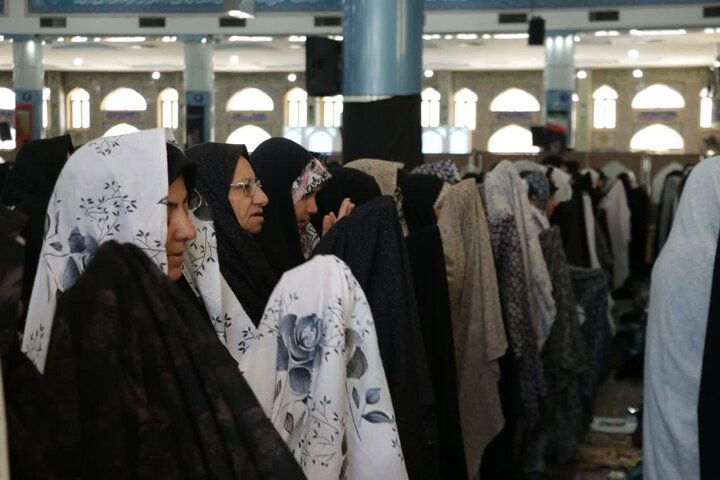 تصاویر/ اقامه نماز جمعه شهر کرمان با استقبال از پیکر دو شهید اقتدار