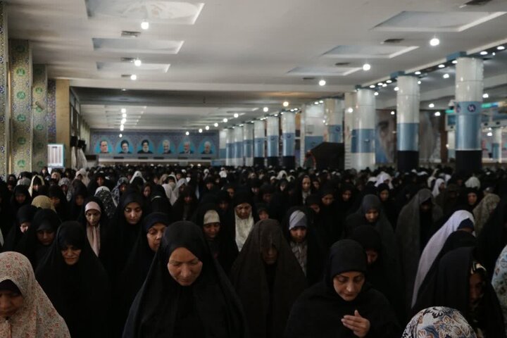 تصاویر/ اقامه نماز جمعه شهر کرمان با استقبال از پیکر دو شهید اقتدار