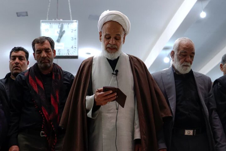 تصاویر/ اقامه نماز جمعه شهر کرمان با استقبال از پیکر دو شهید اقتدار