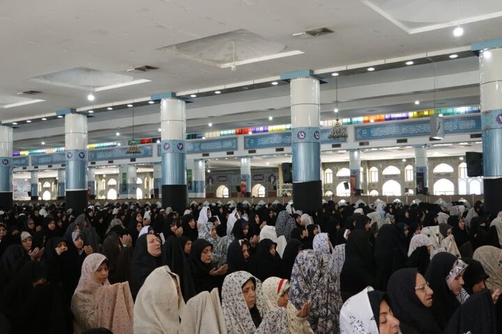 تصاویر/ اقامه نماز جمعه شهر کرمان با استقبال از پیکر دو شهید اقتدار