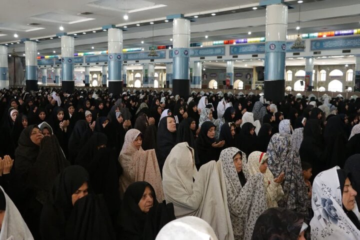 تصاویر/ اقامه نماز جمعه شهر کرمان با استقبال از پیکر دو شهید اقتدار