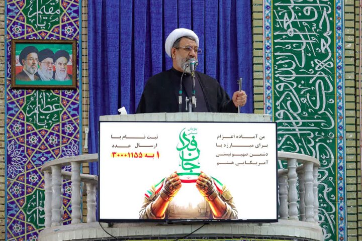 تصاویر/ اقامه نماز جمعه شهر کرمان با استقبال از پیکر دو شهید اقتدار