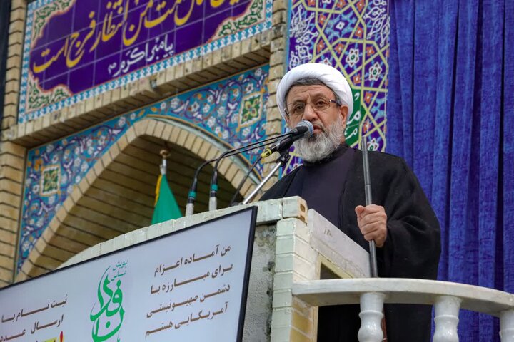 تصاویر/ اقامه نماز جمعه شهر کرمان با استقبال از پیکر دو شهید اقتدار
