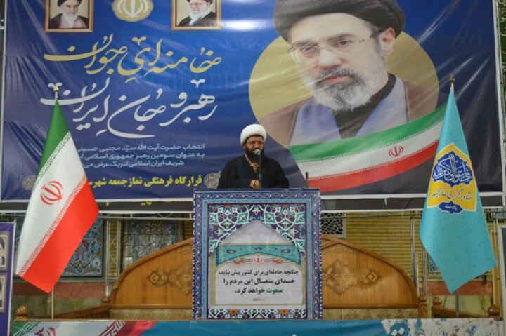 تصاویر/ اقامه نماز جمعه در پاکدشت