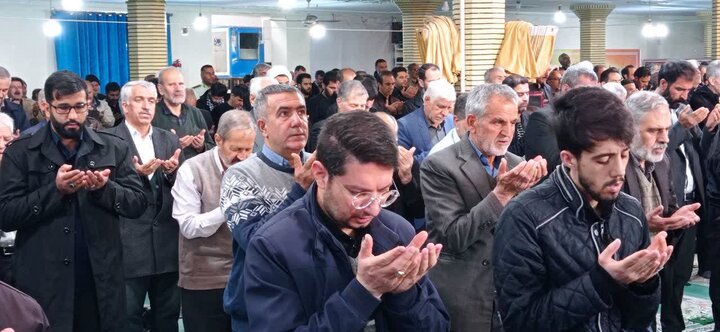 تصاویر/اقامه نماز عبادی سیاسی جمعه در الیگودرز