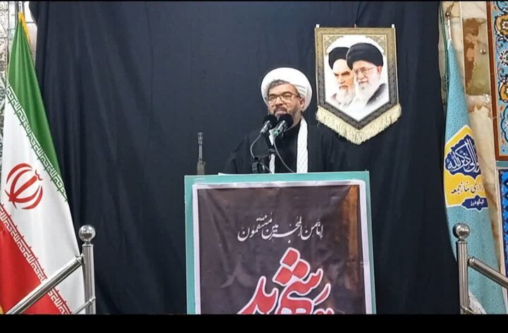 تصاویر/اقامه نماز عبادی سیاسی جمعه در الیگودرز