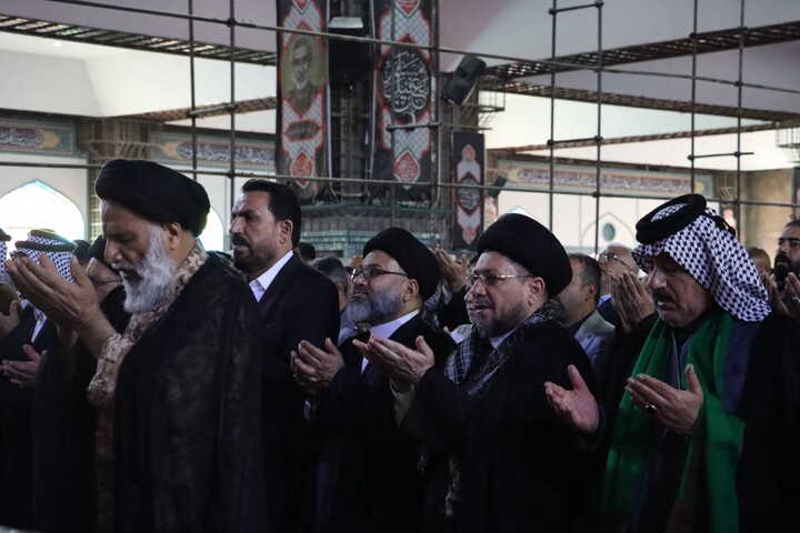 اتحاد ملت ایران و عراق در صفوف نماز جمعه اهواز