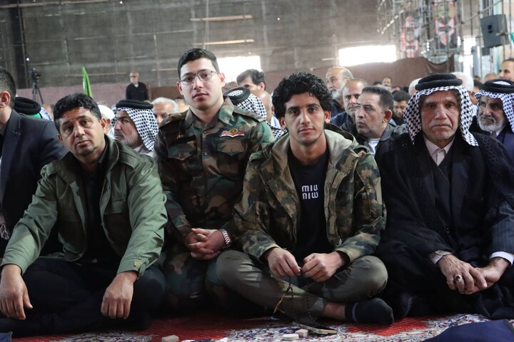 اتحاد ملت ایران و عراق در صفوف نماز جمعه اهواز