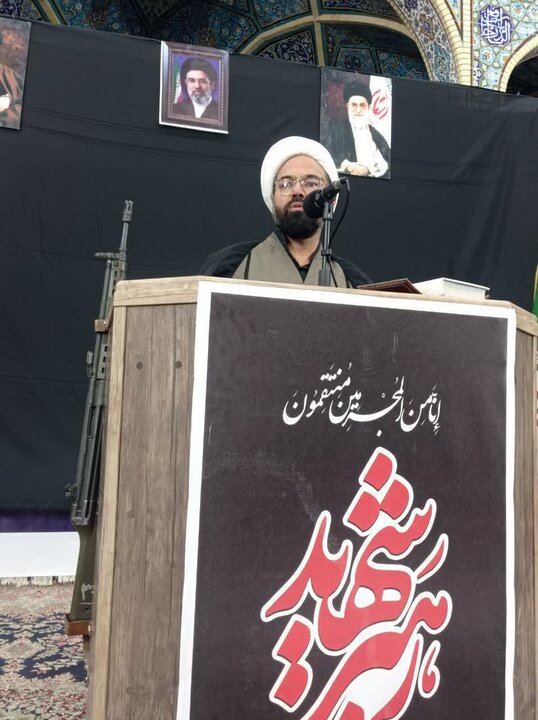 تصاویر/ اقامه نماز جمعه در شهر باغین با تشییع پیکر شهید اقتدار