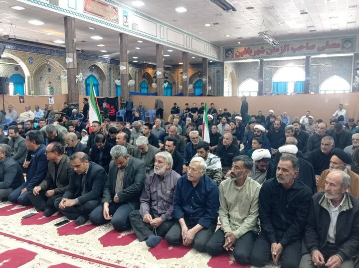 تصاویر/ اقامه نماز جمعه در شهر باغین با تشییع پیکر شهید اقتدار