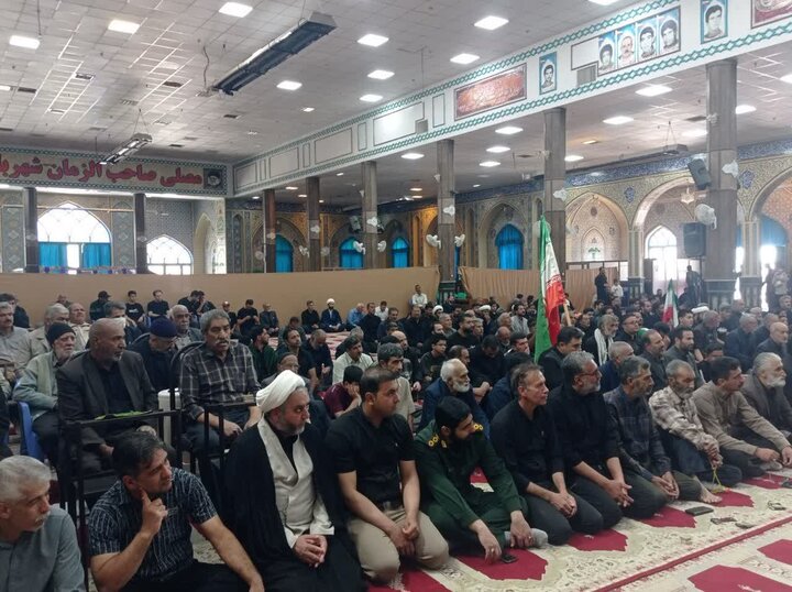 تصاویر/ اقامه نماز جمعه در شهر باغین با تشییع پیکر شهید اقتدار