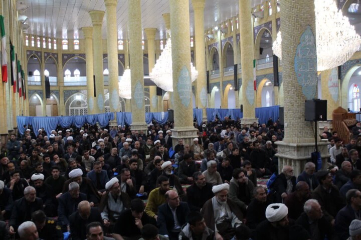 تصاویر/ اقامه نماز جمعه بناب