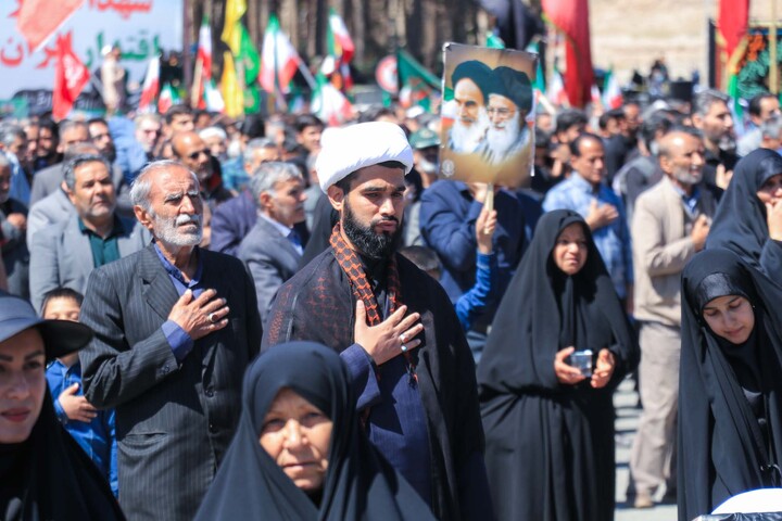 تصاویر| تشییع پیکر دو شهید در بیرجند با حضور گسترده مردم