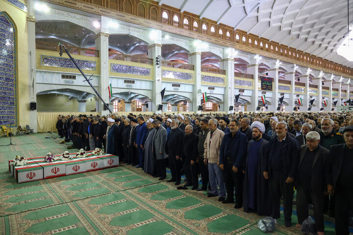 تصاویر / تشییع پیکر پاک ۶ شهید جنگ رمضان در تبریز