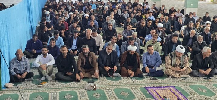 تصاویر/ اقامه نماز جمعه در شهر عنبرآباد
