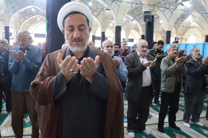 تصاویر/ اقامه نماز جمعه در شهر ماهان