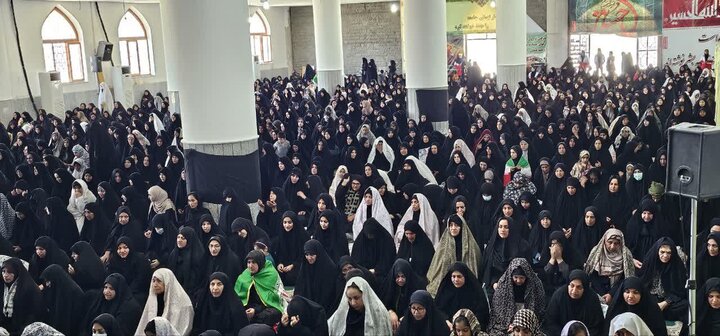 تصاویر/ اقامه نماز جمعه در شهر جیرفت با تشییع پیکر شهید اقتدار