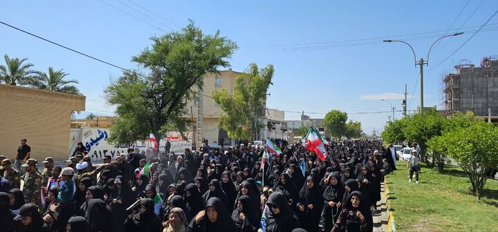 تصاویر/ اقامه نماز جمعه در شهر جیرفت با تشییع پیکر شهید اقتدار