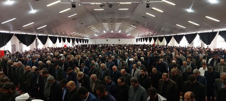 تصاویر / اقامه نماز جمعه نهاوند