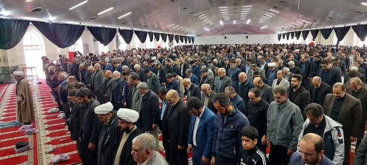تصاویر / اقامه نماز جمعه نهاوند