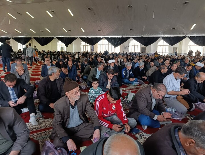 تصاویر / اقامه نماز جمعه نهاوند