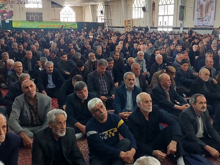 تصاویر / اقامه نماز جمعه بهار