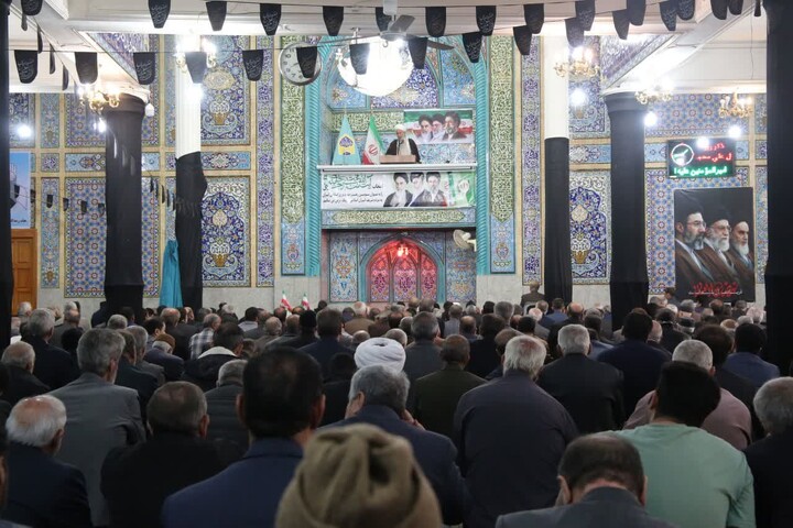 تصاویر / اقامه نماز جمعه در مصلی شهرستان اسدآباد