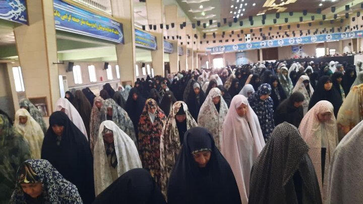 تصاویر/اقامه نماز عبادی سیاسی جمعه در خمین