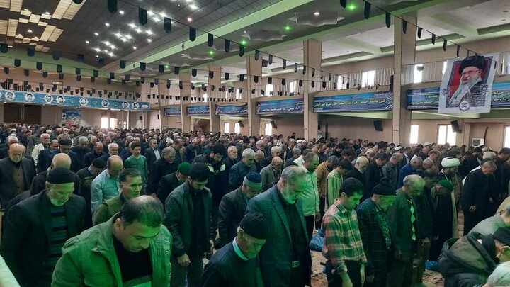 تصاویر/اقامه نماز عبادی سیاسی جمعه در خمین