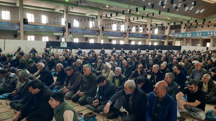 تصاویر/اقامه نماز عبادی سیاسی جمعه در خمین