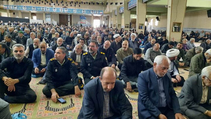 تصاویر/اقامه نماز عبادی سیاسی جمعه در خمین