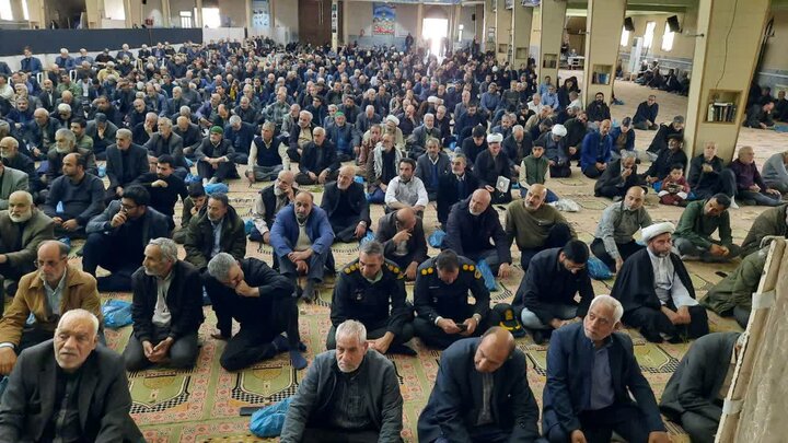 تصاویر/اقامه نماز عبادی سیاسی جمعه در خمین