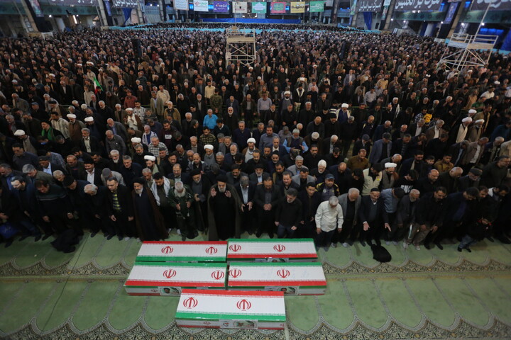 تصاویر / تشییع پنج شهید جنگ رمضان ارتش جمهوری اسلامی در اصفهان
