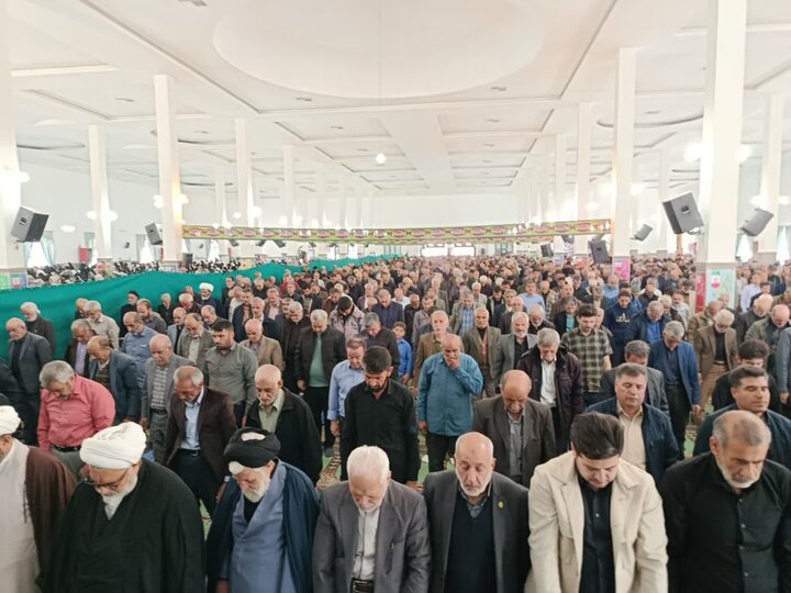 تصاویر/اقامه نماز عبادی سیاسی جمعه در ساوه