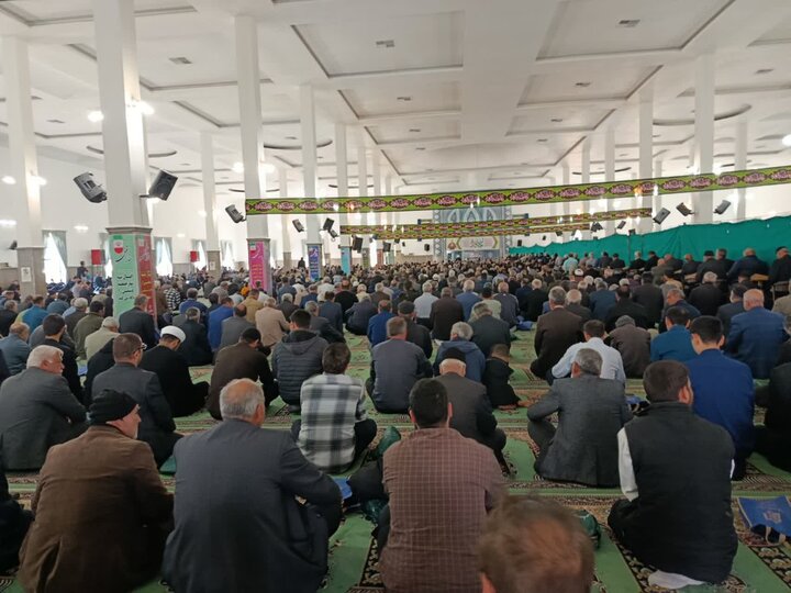 تصاویر/اقامه نماز عبادی سیاسی جمعه در ساوه