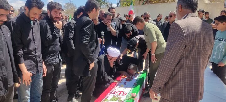 تصاویر/تشییع پیکر شهیده والامقام «مرجان مشهدی کاظمی» در شهر نیم‌ور محلات