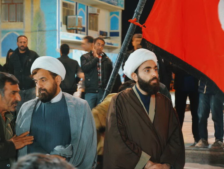 تصاویر/ حضور اساتید و روحانیون مدرسه علمیه امیرالمؤمنین (ع) آران و بیدگل در تجمعات مردمی
