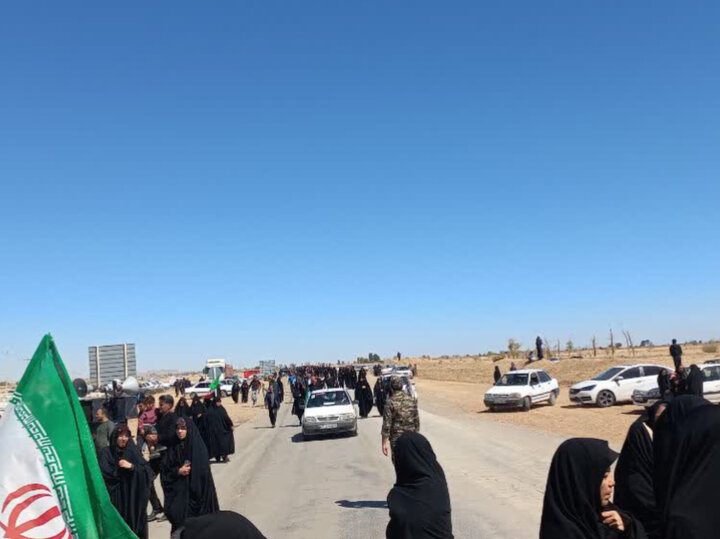 تصاویر/ تشییع و خاکسپاری شهید ابوالفضل کریمی در روستای هارونی