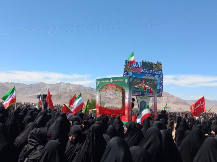 تصاویر/ تشییع و خاکسپاری شهید ابوالفضل کریمی در روستای هارونی