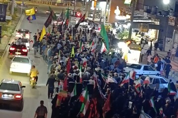 تصاویر/ راهپیمایی شبانه مردم چغادک
