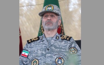 قدردانی فرمانده کل ارتش از مراجع عظام تقلید و آحاد مردم در آیین وداع و تشییع شهید سپهبد موسوی