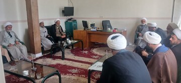 تصاویر/  نشست اساتید مدرسه علمیه امیرالمؤمنین(ع) آران و بیدگل