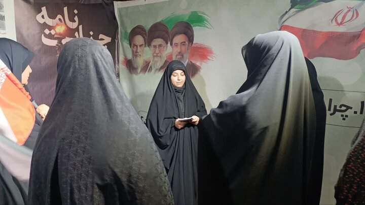 تصاویر/ موکب فعال مدرسه علمیه نرجسیه سیرجان در تجمعات شبانه