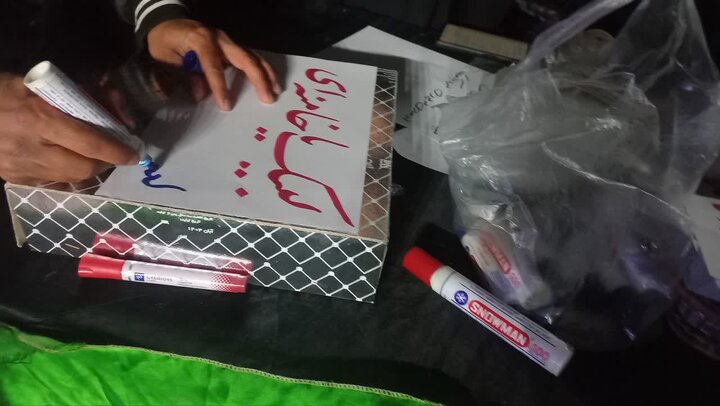 تصاویر/ بانوان طلبه مدرسه علمیه فاطمه الزهرا(س) کشکوئیه همچنان پای کار تجمعات شبانه