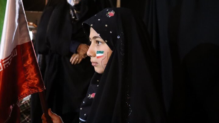تصاویر/ تجمع مردم شاهین دژ در حمایت از نظام اسلامی در سی و چهارمین شب از شب های اقتدار